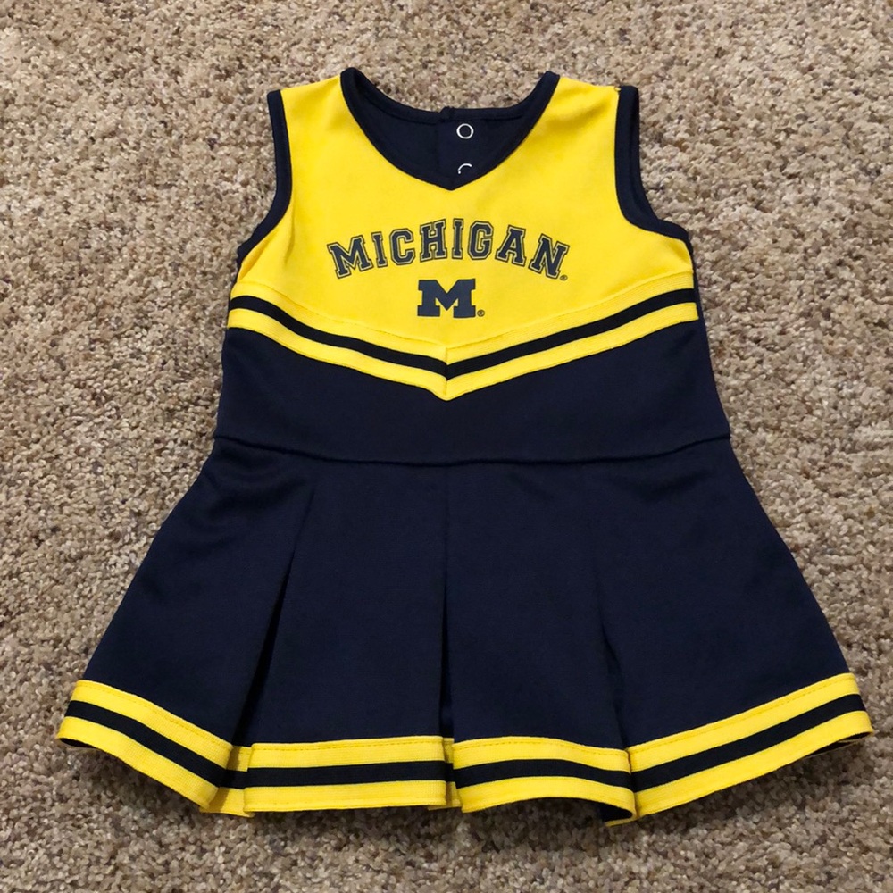 Michigan cheer outfit